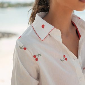 Chemise broderie cerise XK016 – Image 2